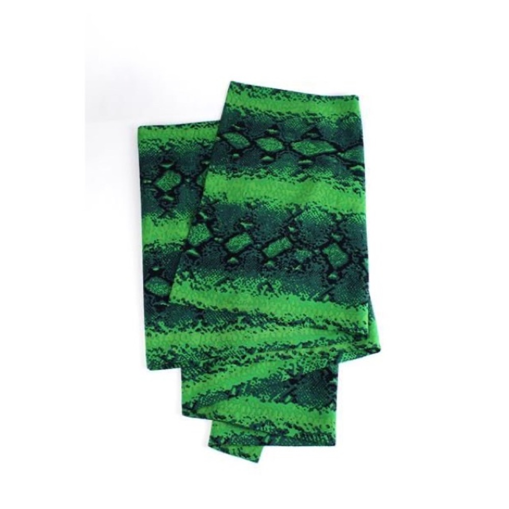 ISO Wrap Scarf in Green Snake 🐍